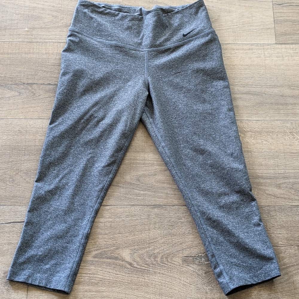 Nike DriFit Capri Shorts Like New